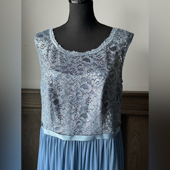 David's Bridal bridesmaid formal Light Blue Lace Maxi Dress NWT 16 - Picture 2 of 9